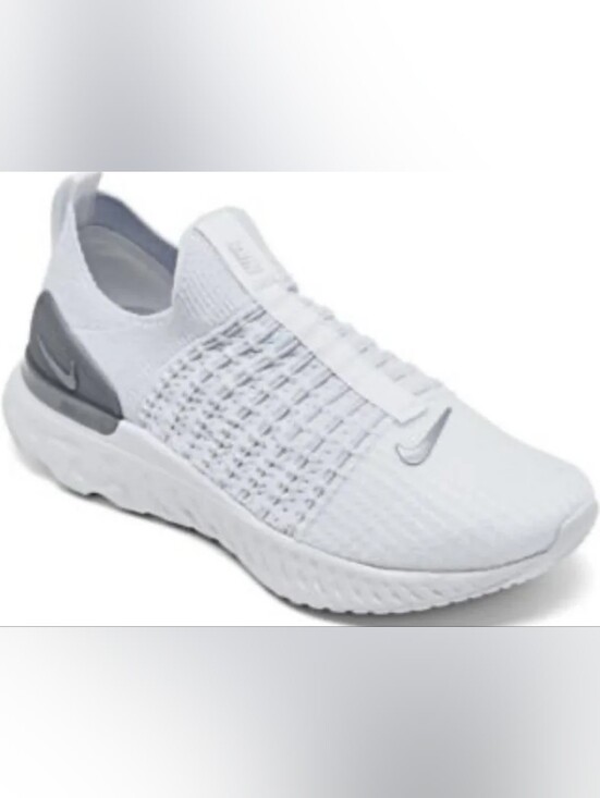 Nike Shoes - Nike React Phantom Run Flyknit 2 Womens Size 8